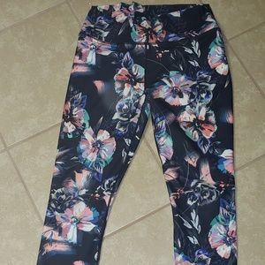 Fabletics Ankle length Leggings L ALL HIGH WAISTED